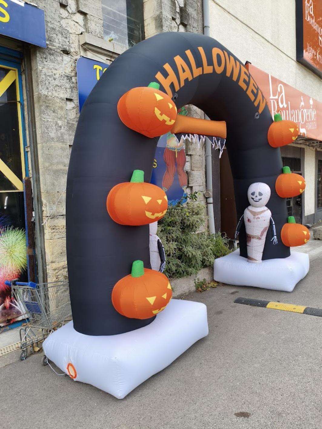 Arche structure gonflable Halloween géante 3,5m x 4,5m citrouilles momies