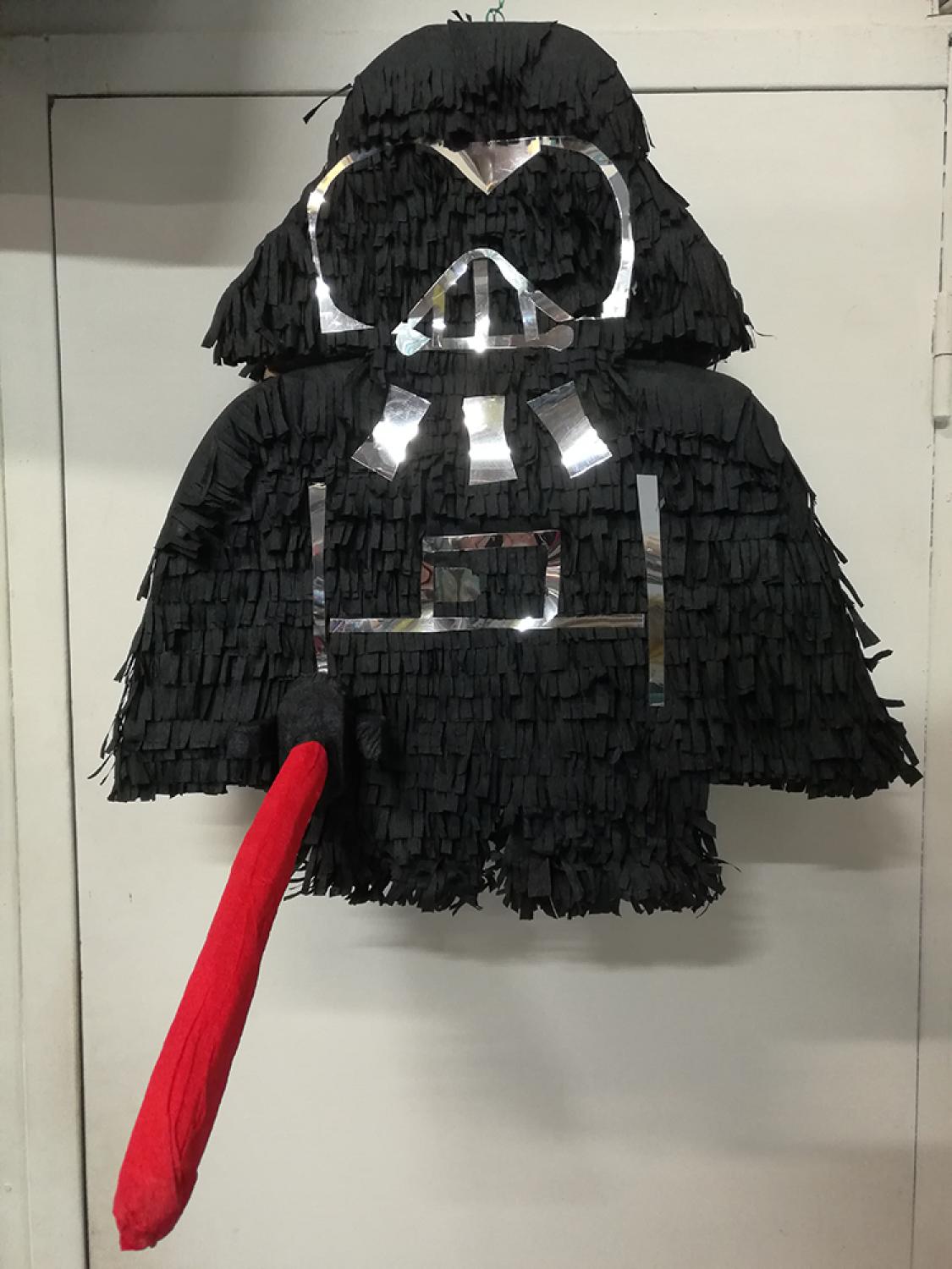 Pinata Dark Vador fabrication artisanale