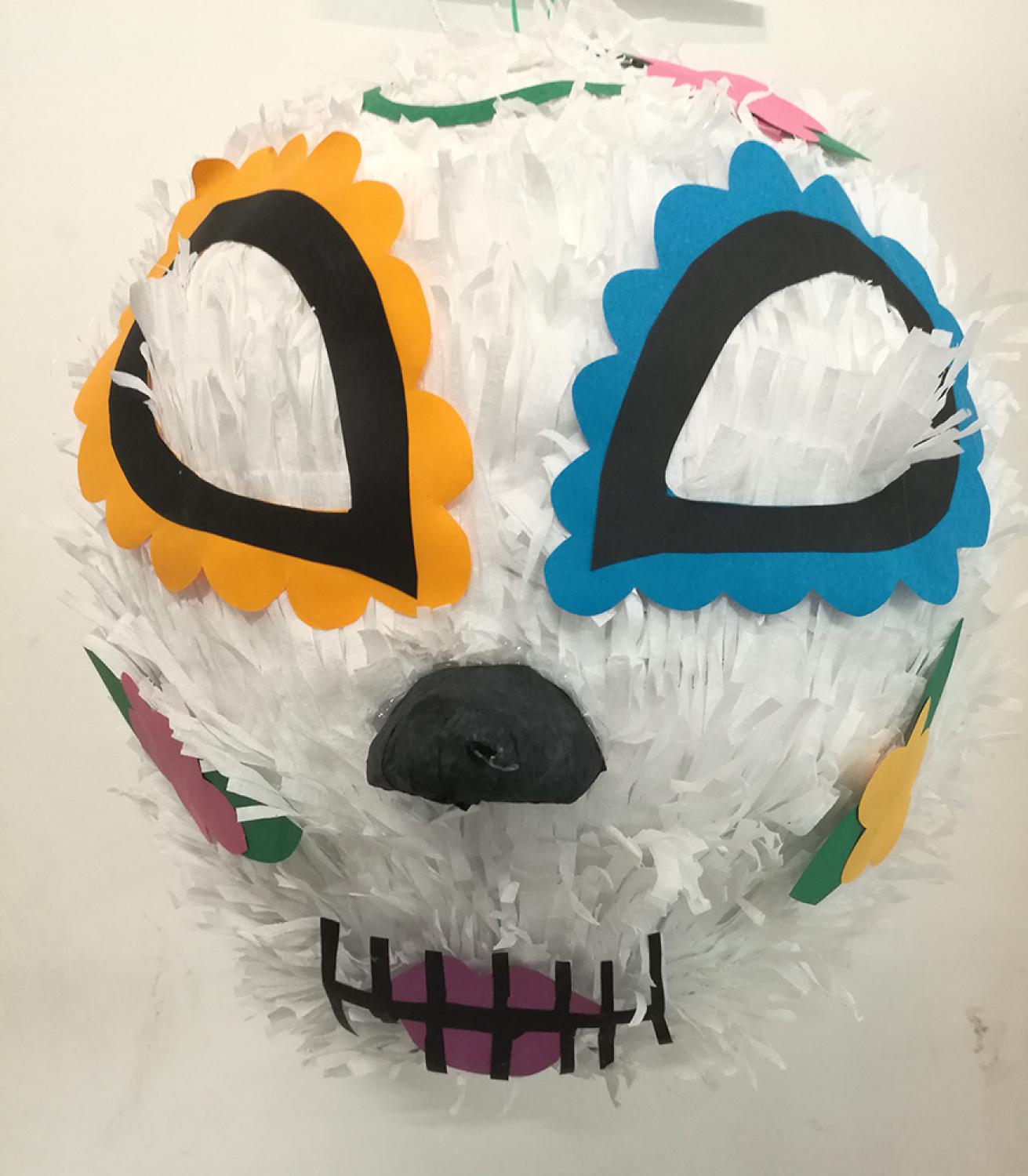 Pinata poupée mexicaine fabrication locale