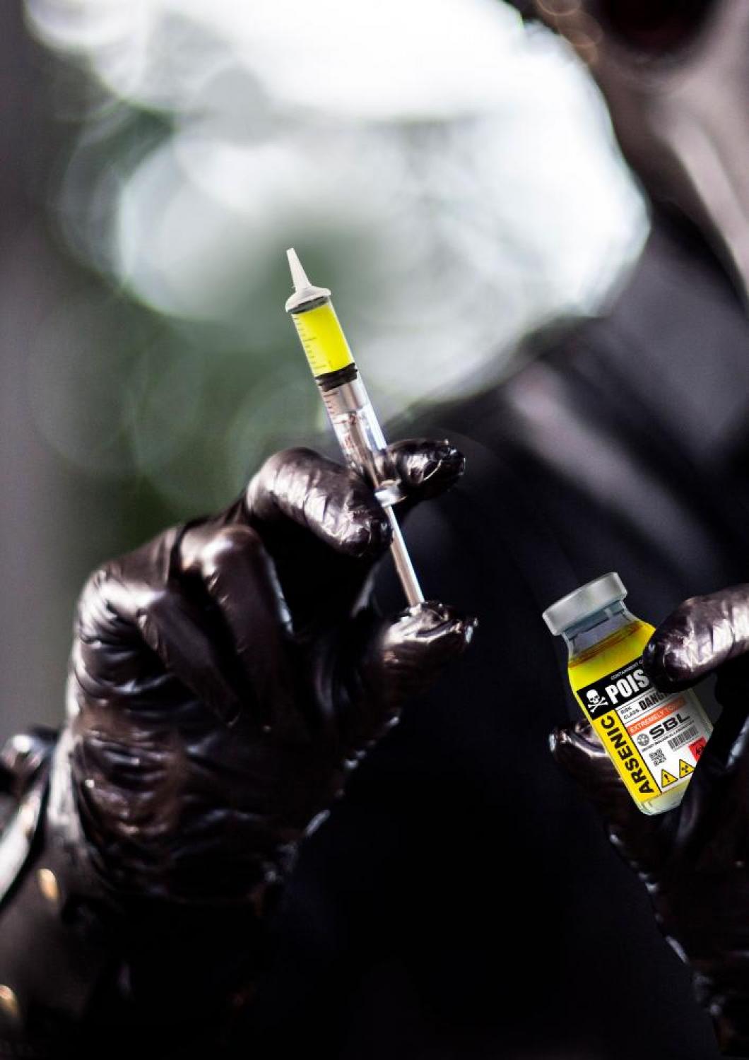 Flacon de poison et sa seringue