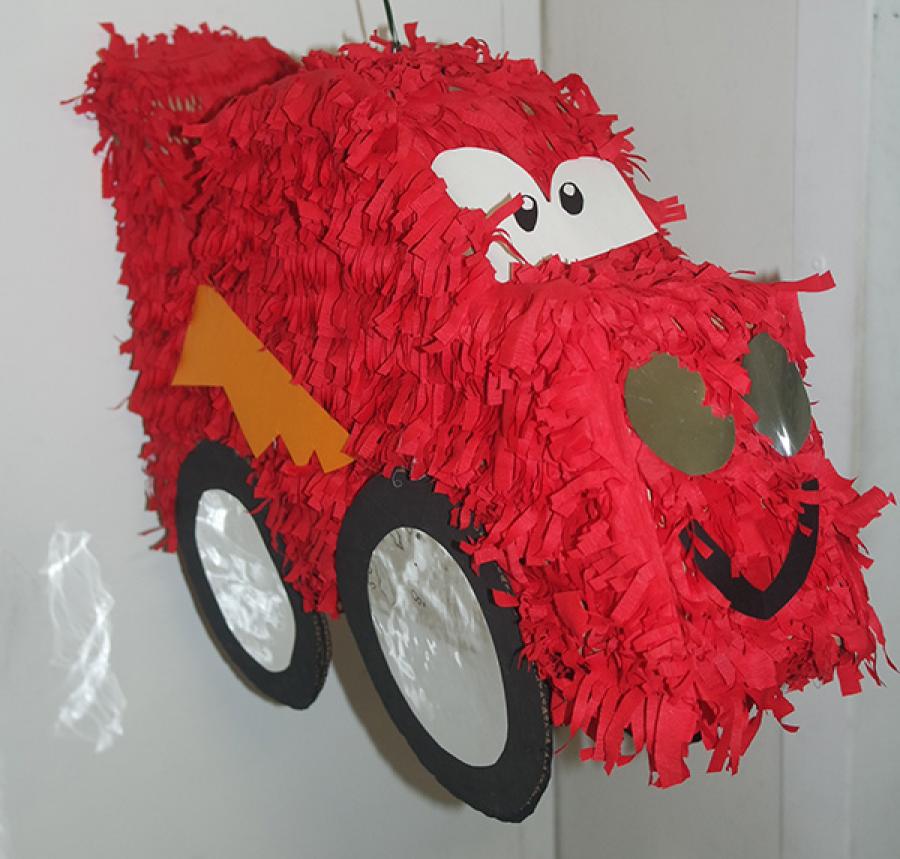 Pinata voiture Cars fabrication artisanale