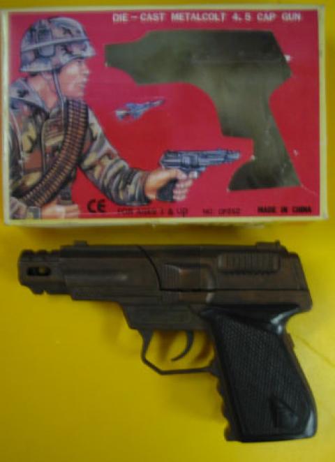 Pistolet métal réaliste