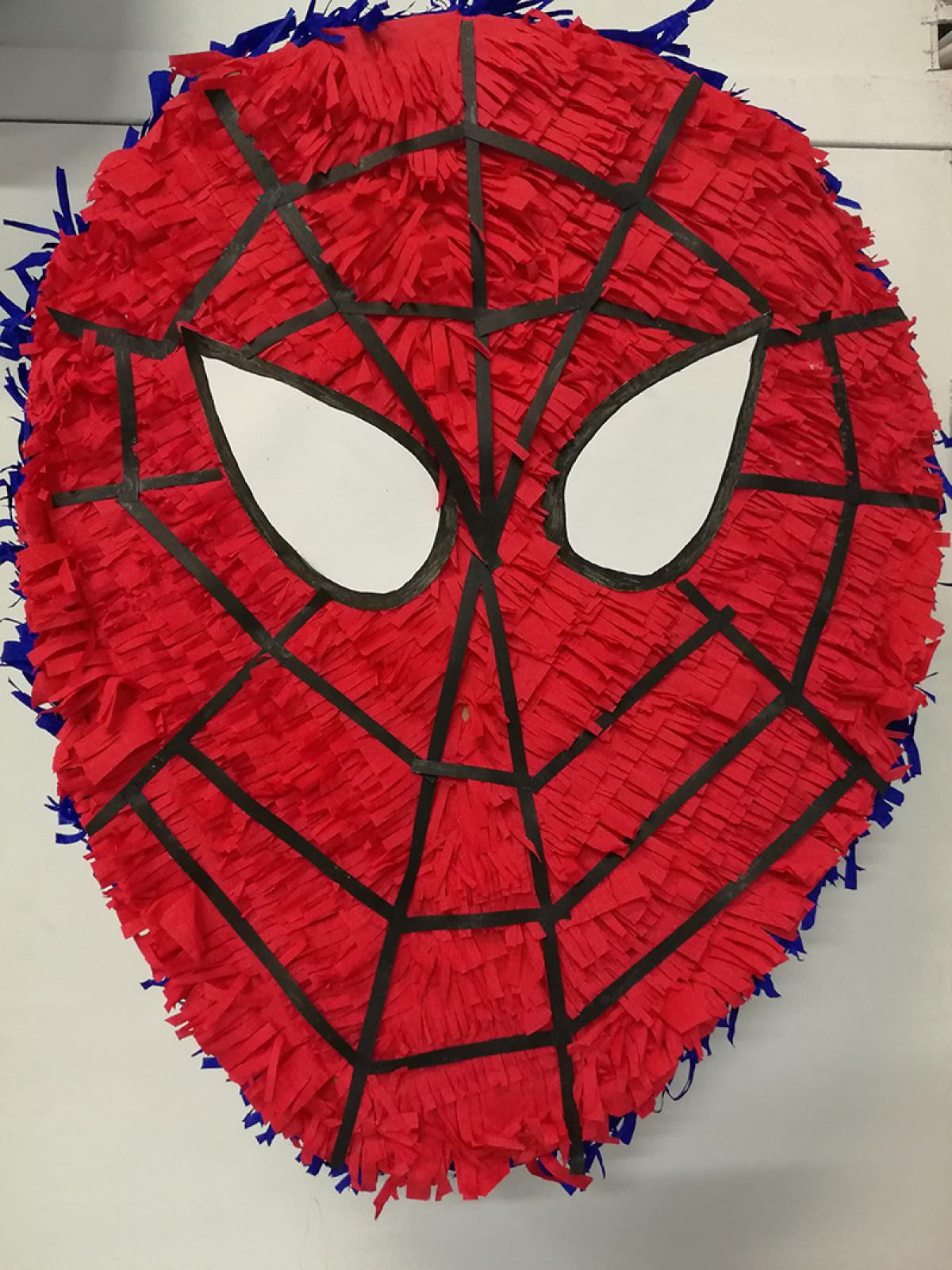 Pinata tête Spiderman fabrication artisanale