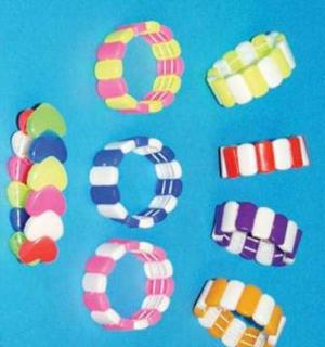 Bracelet en plastique coloré