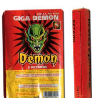 12 paquets de 3 pétards Giga Démon